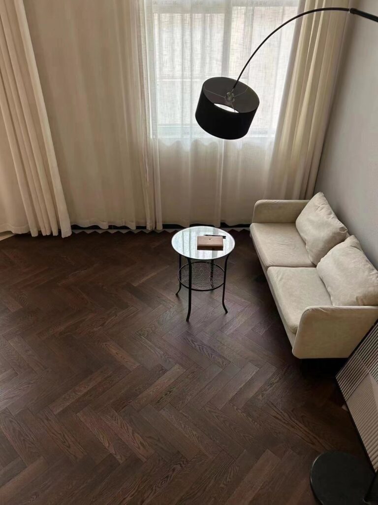 HERRINGBONE floor